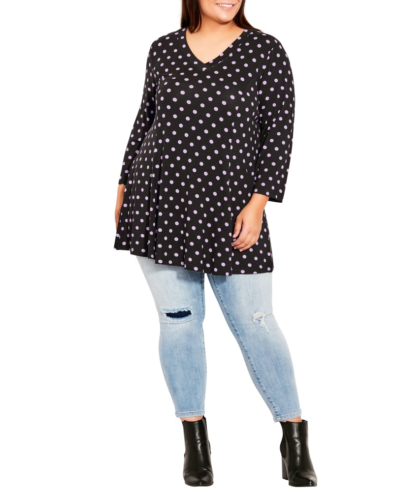 Front of a model wearing a size 20 TUNIC CAMILLE SWING in Classic Spot by Evans. | dia_product_style_image_id:302764